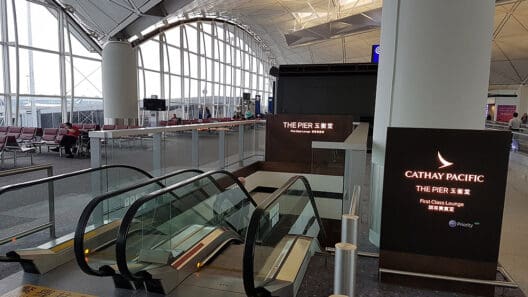 Cathay Pacific Lounges Review