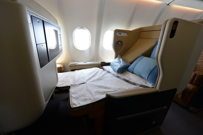 Singapore Airlines A340-500 Business Class Flat Bed