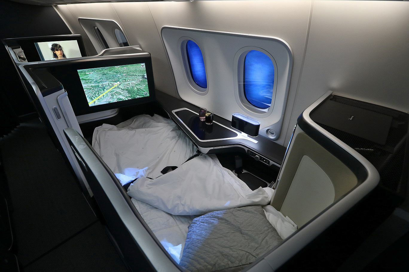 Review: British Airways First Class B787-9 London to Muscat via Abu ...