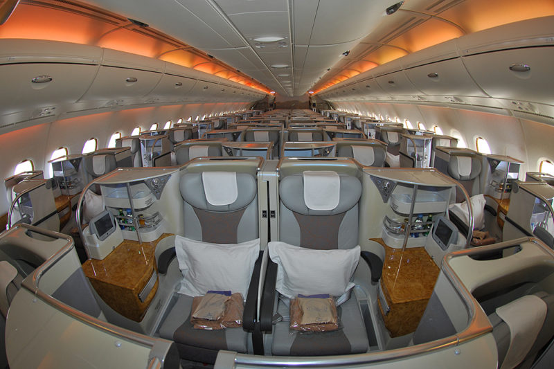 Emirates A380 cabin tour - SamChui.com