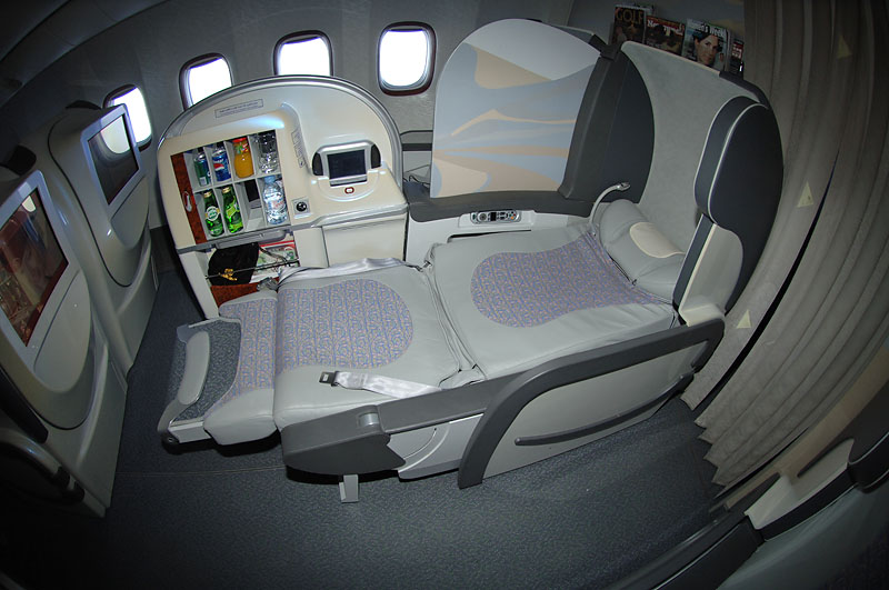 777 plane seating