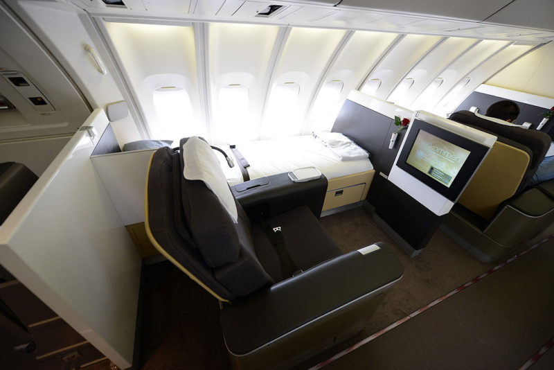 Review: Lufthansa B747-400 First Class Frankfurt to Dubai - SamChui.com
