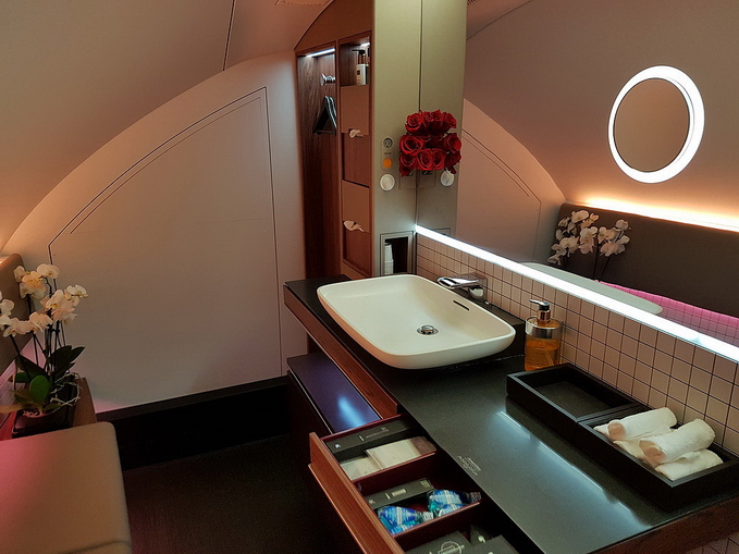 Qatar Airways A380 First Class bathroom