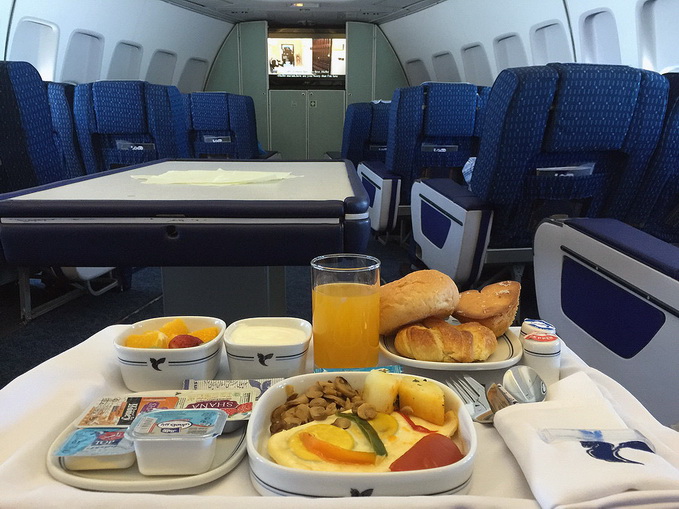 Iran Air B747-SP Homa Class Breakfast