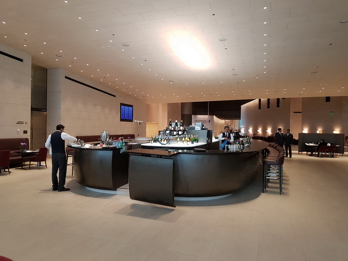 Qatar Airways First Class Lounge Bar