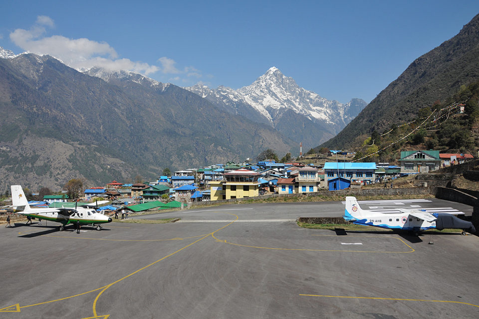 Lukla, Nepal - The World's most dangerous airport - SamChui.com