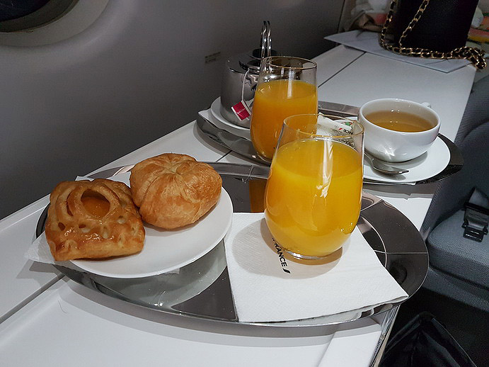 Air France First Class snack before landing