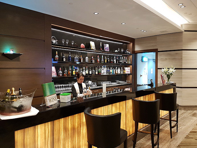 Dubai Ahlan First Class Lounge Bar area