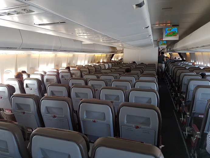 Review: Royal Air Maroc Business Class B747-400 Montreal to Casablanca ...