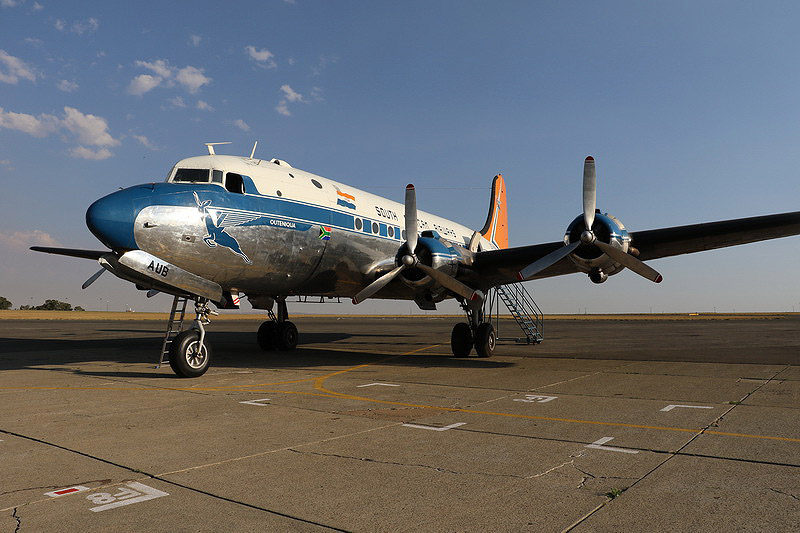 DC-4 Skymaster ZS-AUB "Outeniqua"