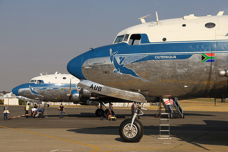 DC-4 Skymaster ZS-BMH "Lebombo"