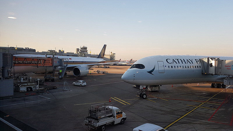 2 Asian major carrier A350 at Dusseldorf