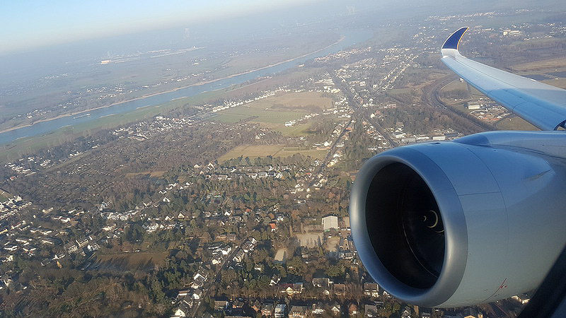 Singapore Airlines A350 takeoff from Dusseldorf