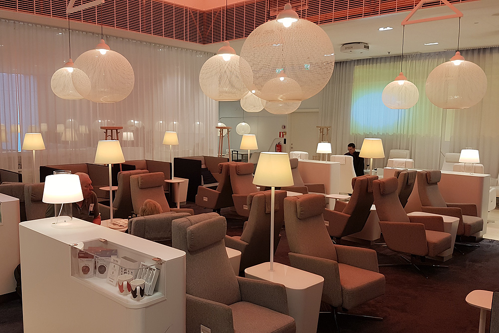 Finnair Business Class and Premium Lounge Review