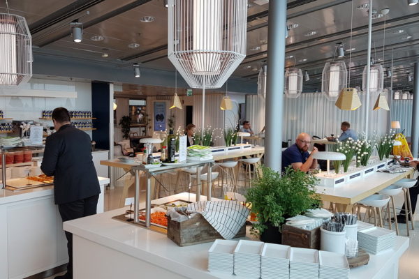 Review: Finnair Business Class Lounge Schengen Area - SamChui.com