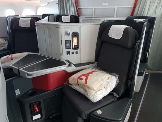 Avianca Business Class Review B787