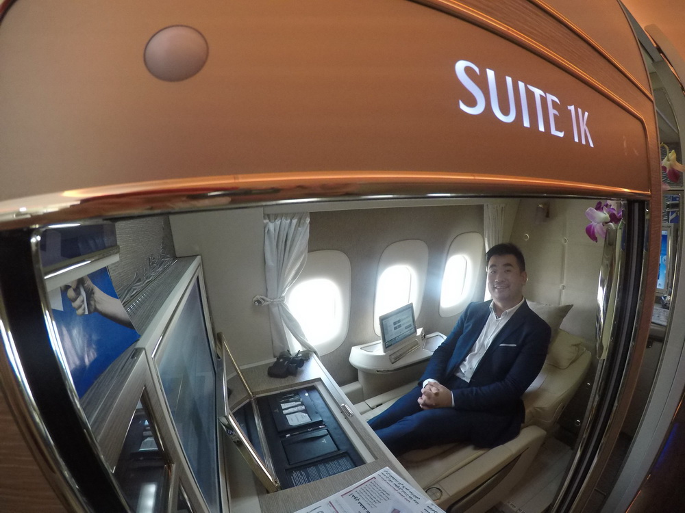 Emirates NEW B777 First Class Suites 1K