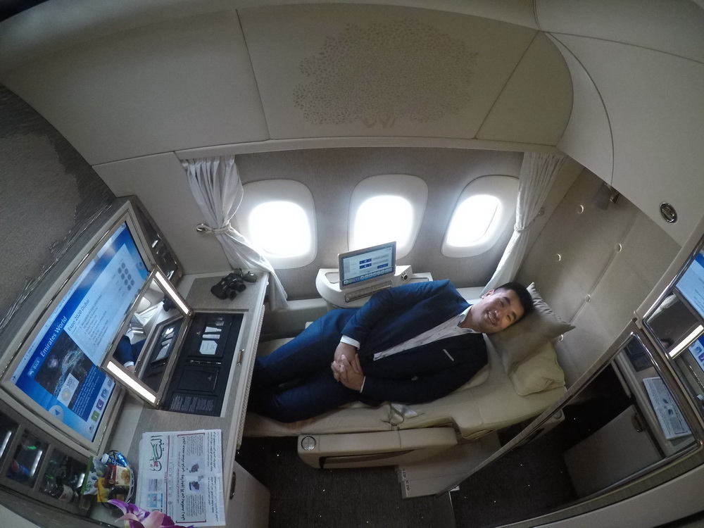 Emirates NEW B777 First Class Suites 1K