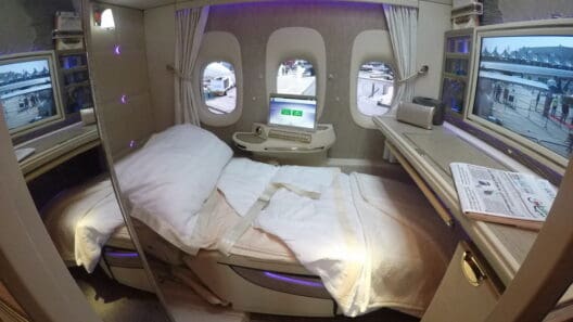 Emirates NEW B777 First Class Suites