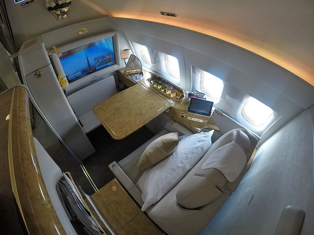 Emirates Executive Private Jet A319ACJ Private Suite