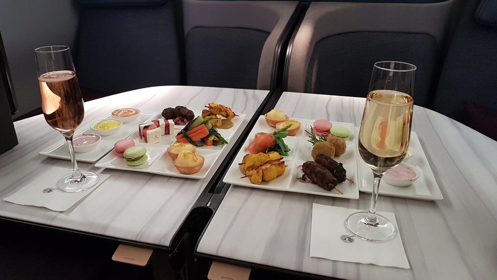 Review: Qatar Airways Qsuite - A First in Business! - SamChui.com