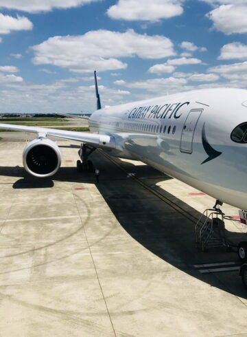 Cathay Pacific slashes flights