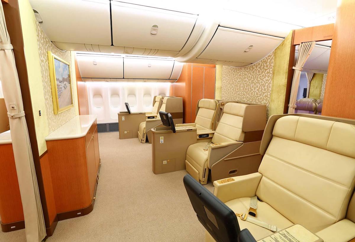 World S Largest Business Jet Qatar Amiri Boeing 747 8 Is