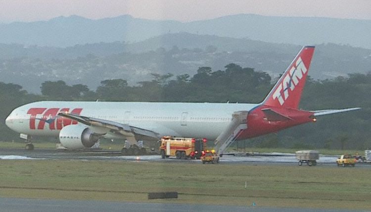 LATAM Boeing 777 encounters serious electrical problems