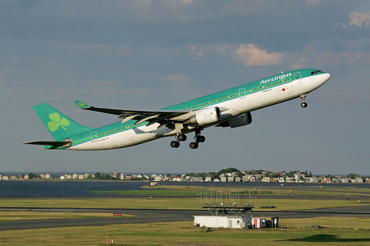 Aer Lingus unveils new livery