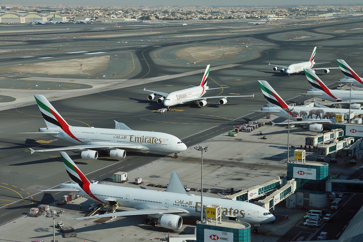Emirates UAE Plane Youth Men Fly Dubai DWC Airport Long Sleeve T-shirt LS 