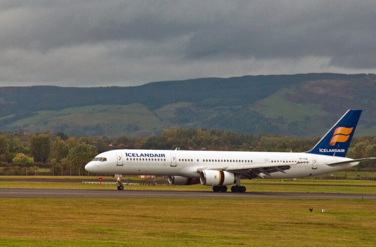 Icelandair in talks with Airbus and Boeing for 757 replacement
