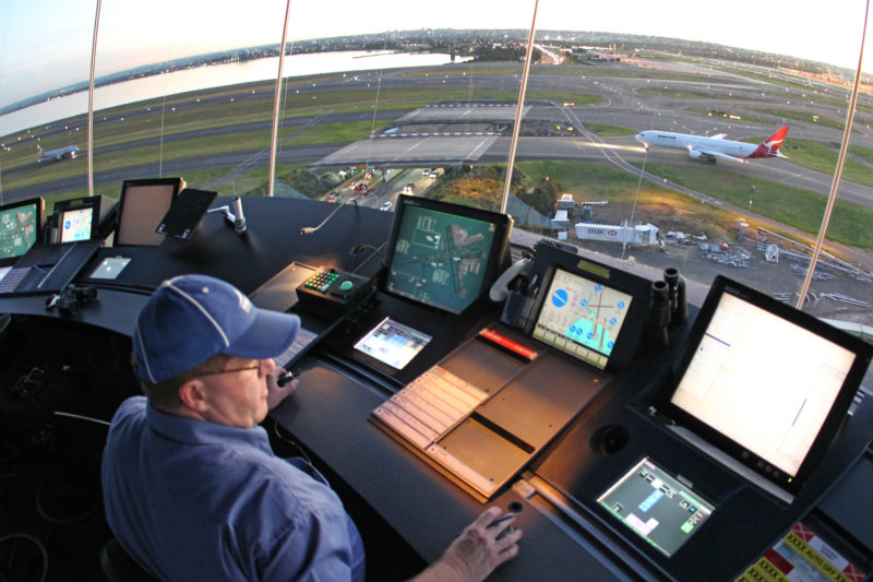 Sydney Airport grounded following traffic control tower fire - SamChui.com