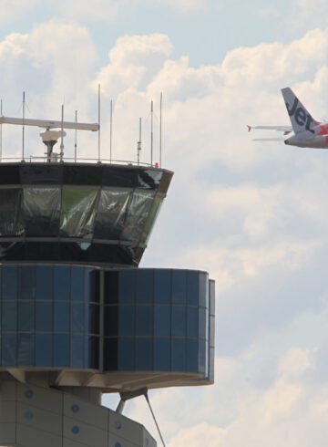 Sydney Airport grounded following traffic control tower fire