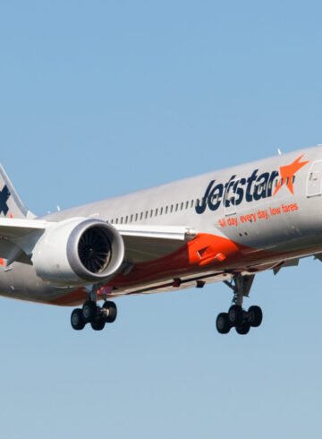 Jetstar Boeing 787 double engine problems on approach