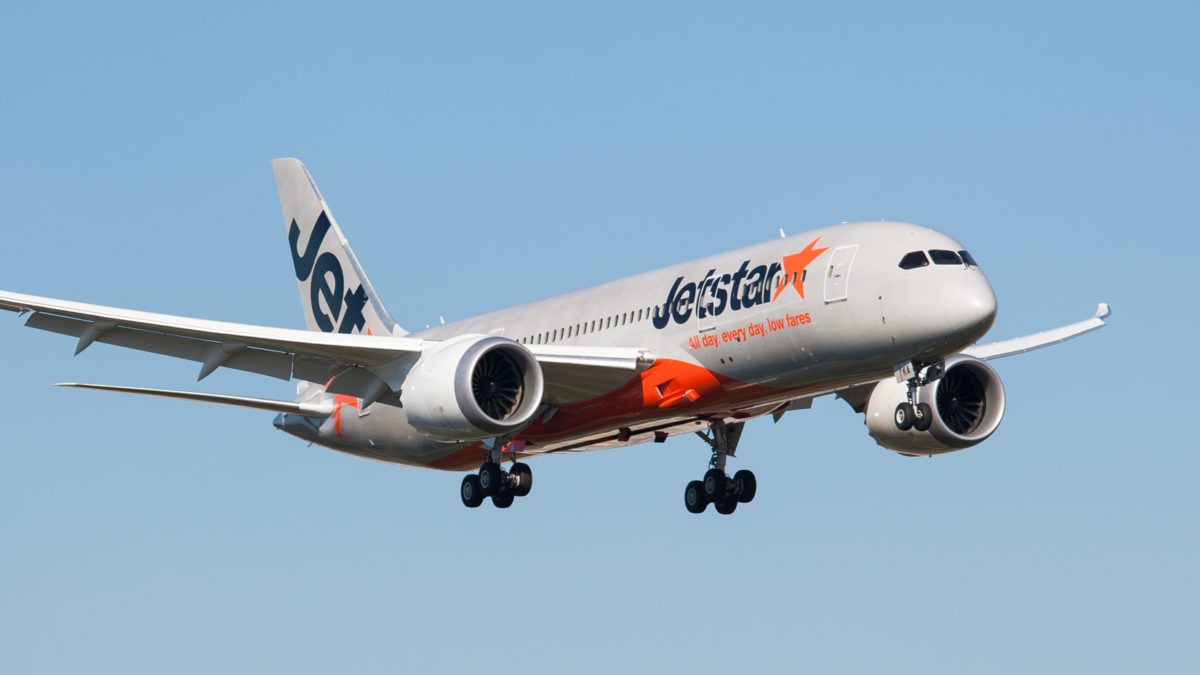 Jetstar Boeing 787 double engine problems on approach