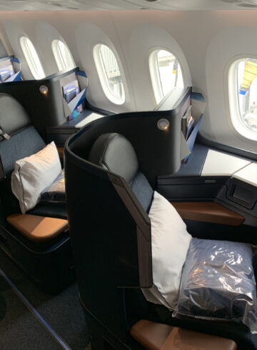 WestJet 787 review