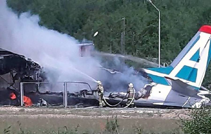 Angara An-24 Emergency landing crash