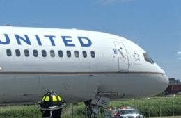 United Airlines Boeing 757 Skids Off Runway At Newark