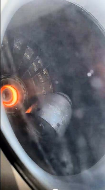 Delta MD-88 experiences unusual engine failure