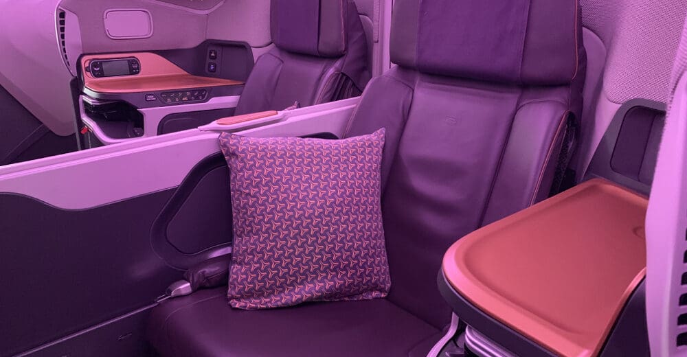 Singapore Airlines Spontaneous Escape