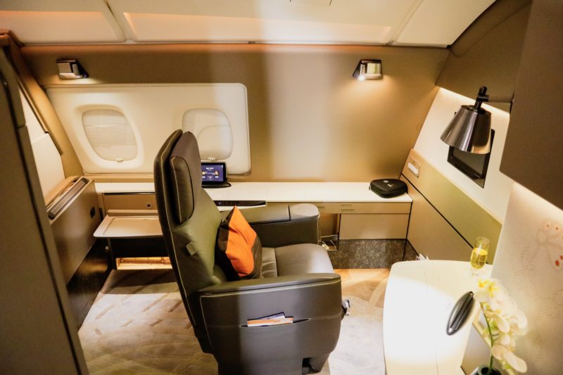 Review Singapore Airlines Airbus A380 First Class Suite