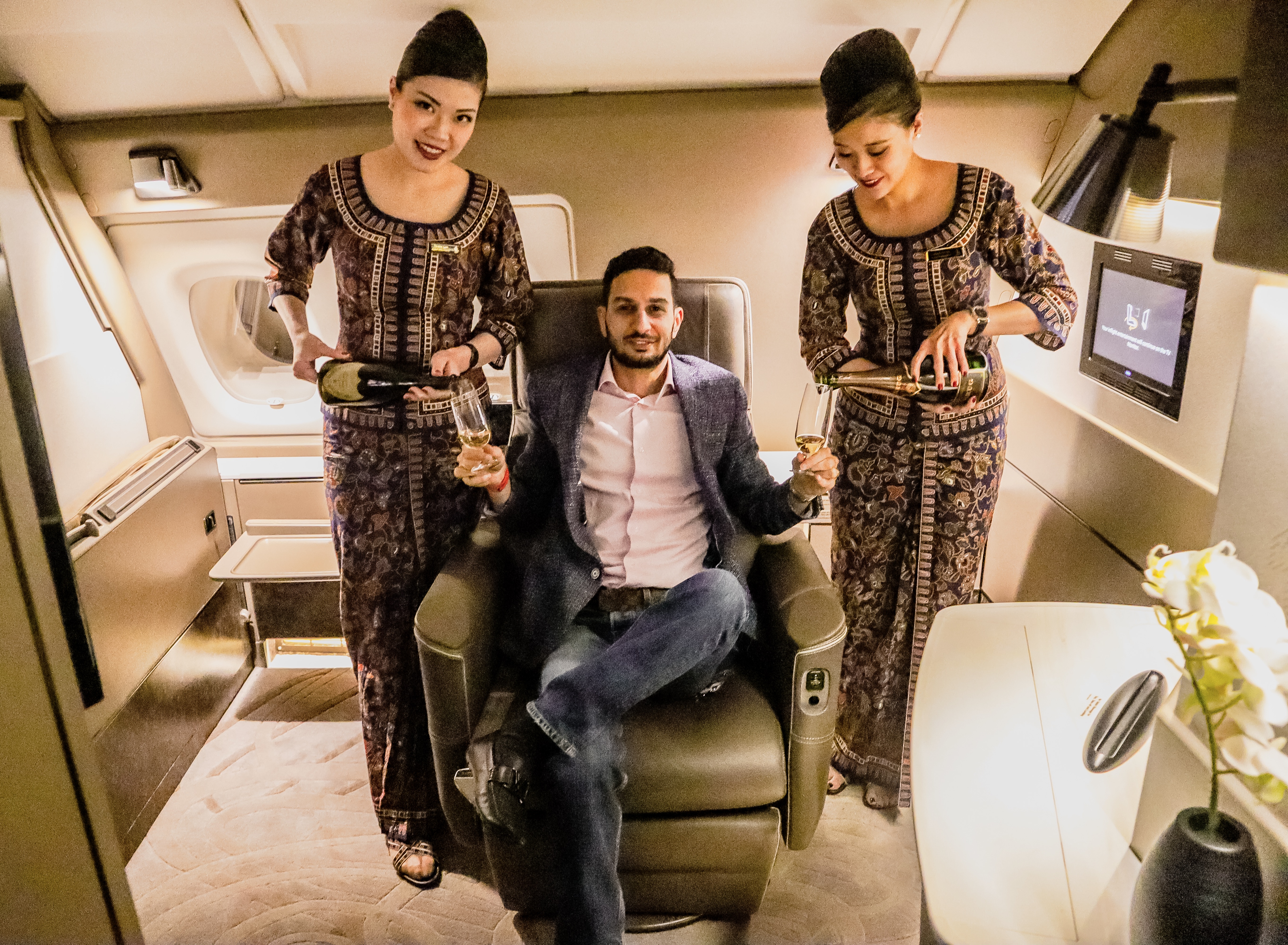 Singapore Airlines A380 New First Class Suite Cherag Dubash Samchui Com