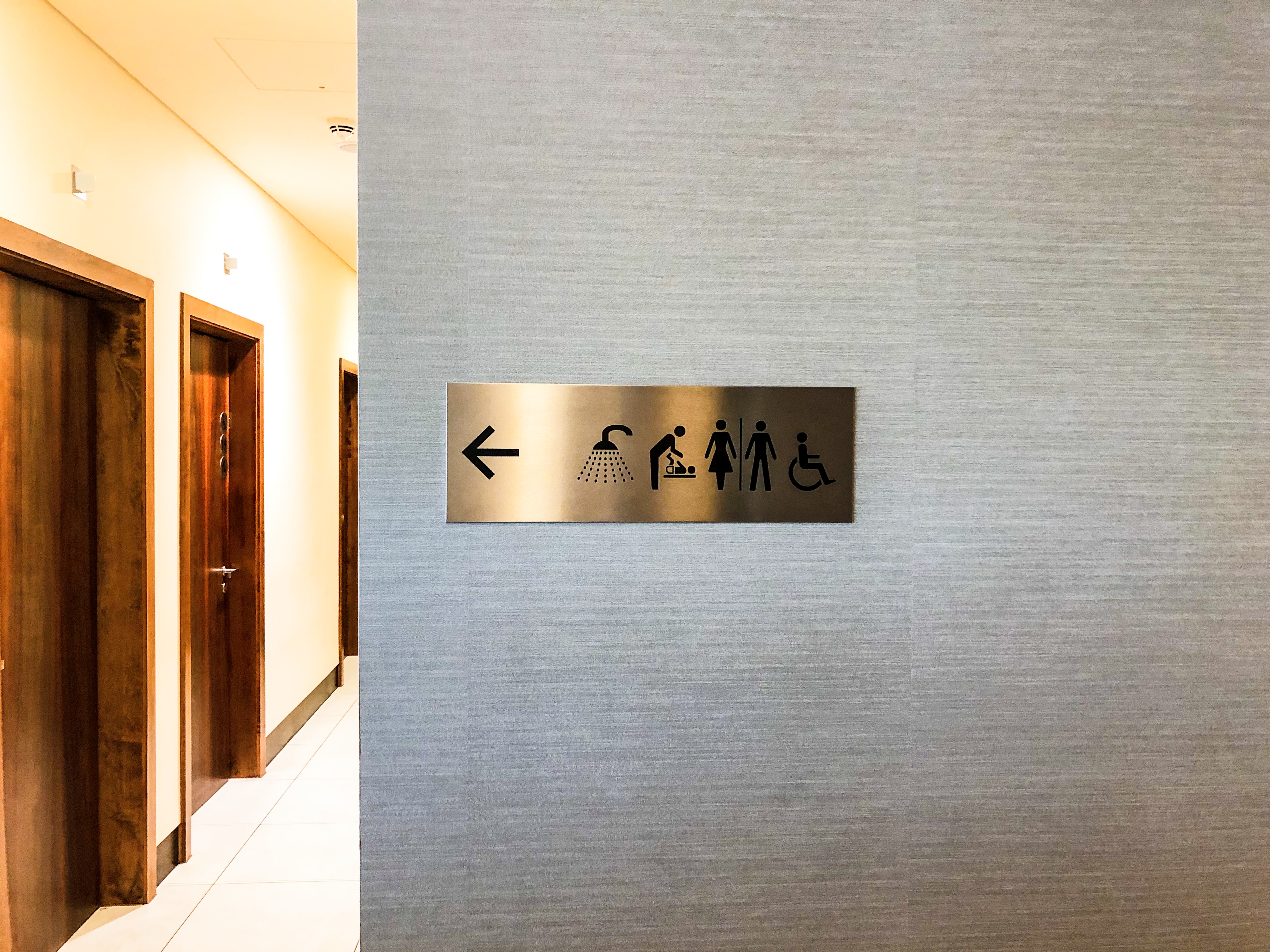 Singapore Airlines SilverKris First Class Lounge - Washroom and Showers