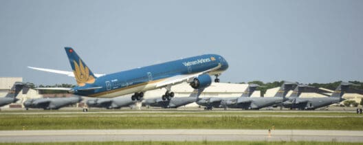 Vietnam Airlines Receives First Boeing 787-10 Dreamliner