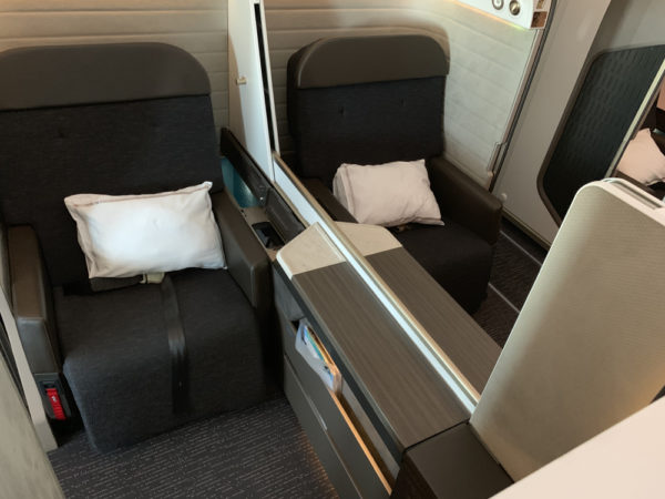 Review: Oman Air First Class B787-9 Muscat to London - SamChui.com