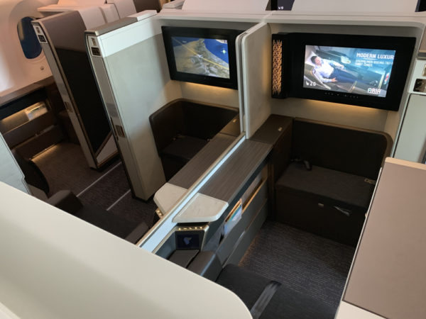 Review: Oman Air First Class B787-9 Muscat to London - SamChui.com