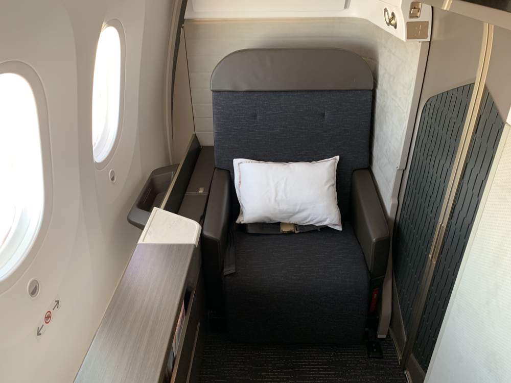 Review: Oman Air First Class B787-9 Muscat to London - SamChui.com