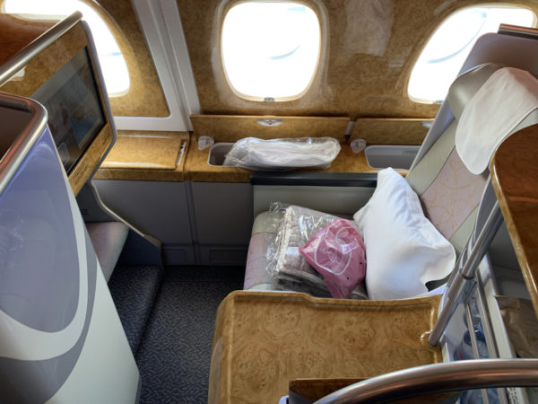 Review: Emirates Business Class A380 LAX to Dubai - SamChui.com