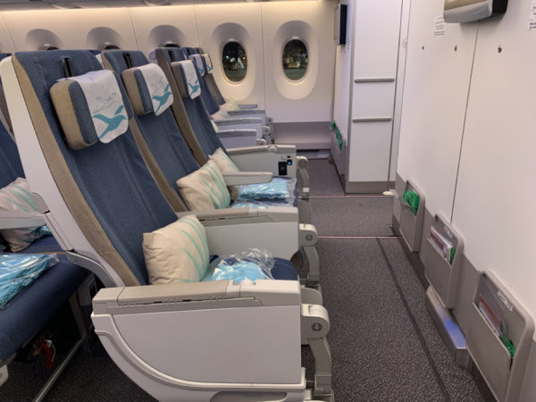 Review: Air Mauritius A350-900 Mauritius Paris - SamChui.com