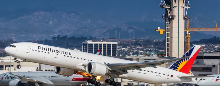 Philippine Airlines Boeing 777 Engine Emits Flames